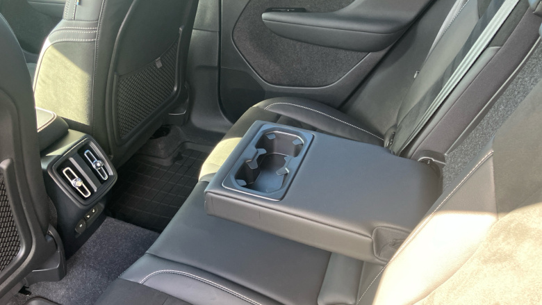 Volvo Xc40 2.0 B4P R DESIGN 5dr Auto Petrol Estate